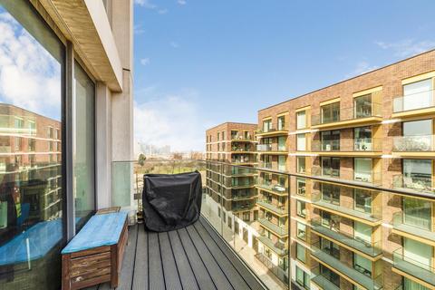 2 bedroom apartment to rent, Fairwater House, Royal Wharf, London, E16