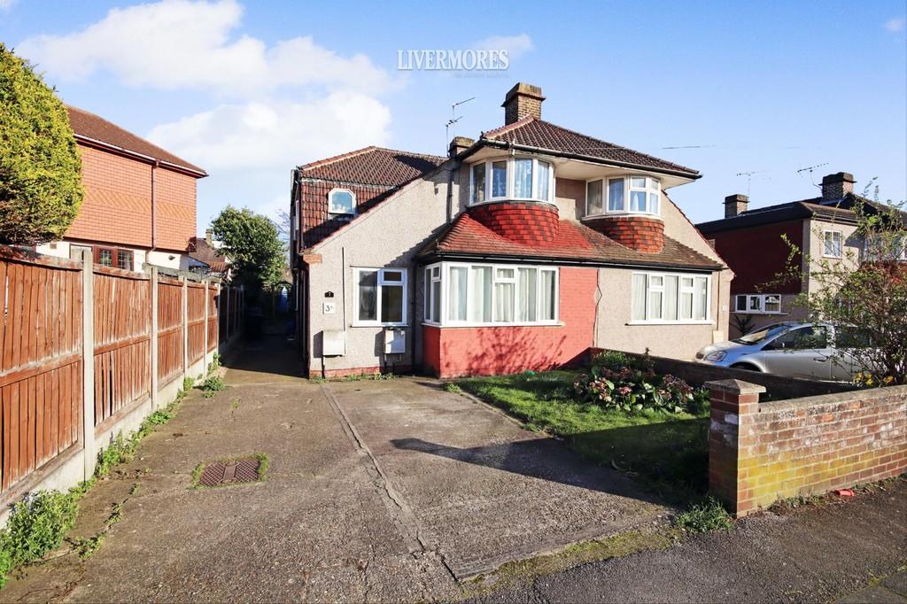 Windsor Drive, West Dartford 2 bed ground floor £260,000