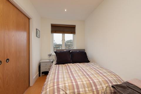 2 bedroom flat to rent, Earls House, 10 Strand Drive, Richmond, Surrey