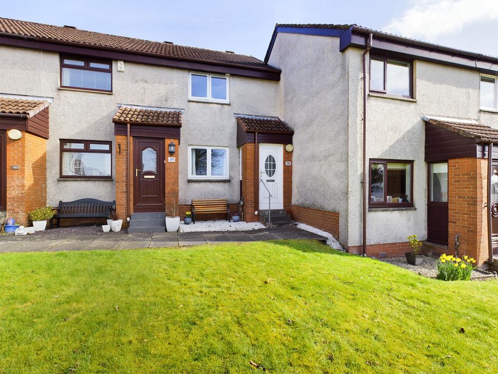 Kingston Road, PA7 2 bed terraced house £145,000