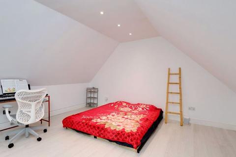 4 Hill Rise, London, NW11 6NA
