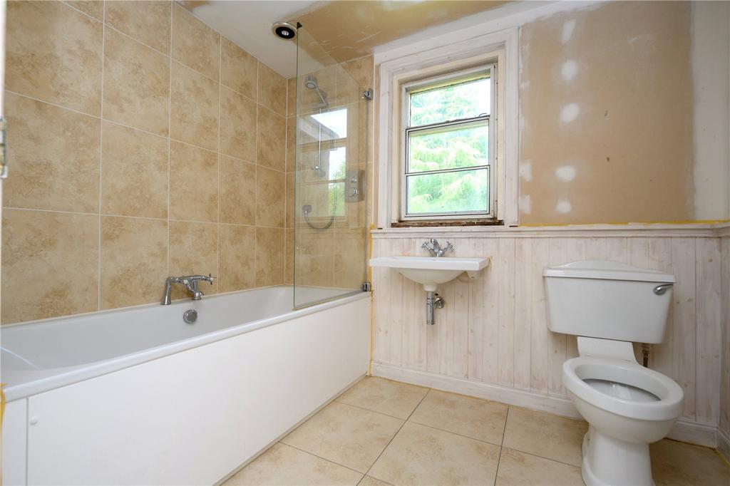 Ailnach Bathroom