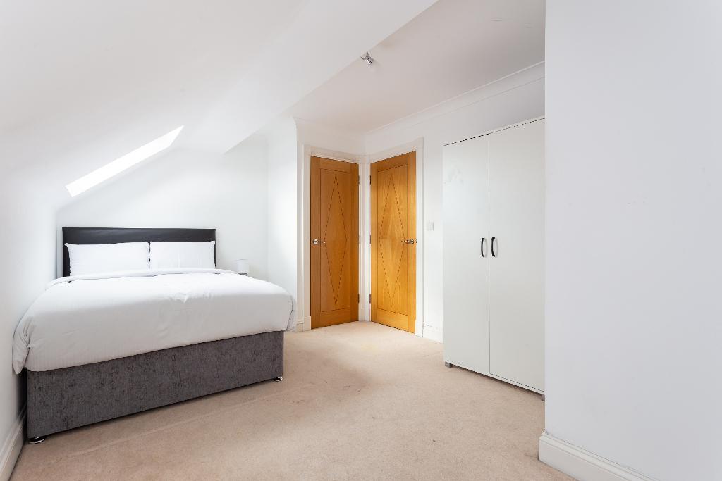 Barmouth Road, Wandsworth, London, SW18 2DR 1 bed in a house share £775 pcm (£179 pw)