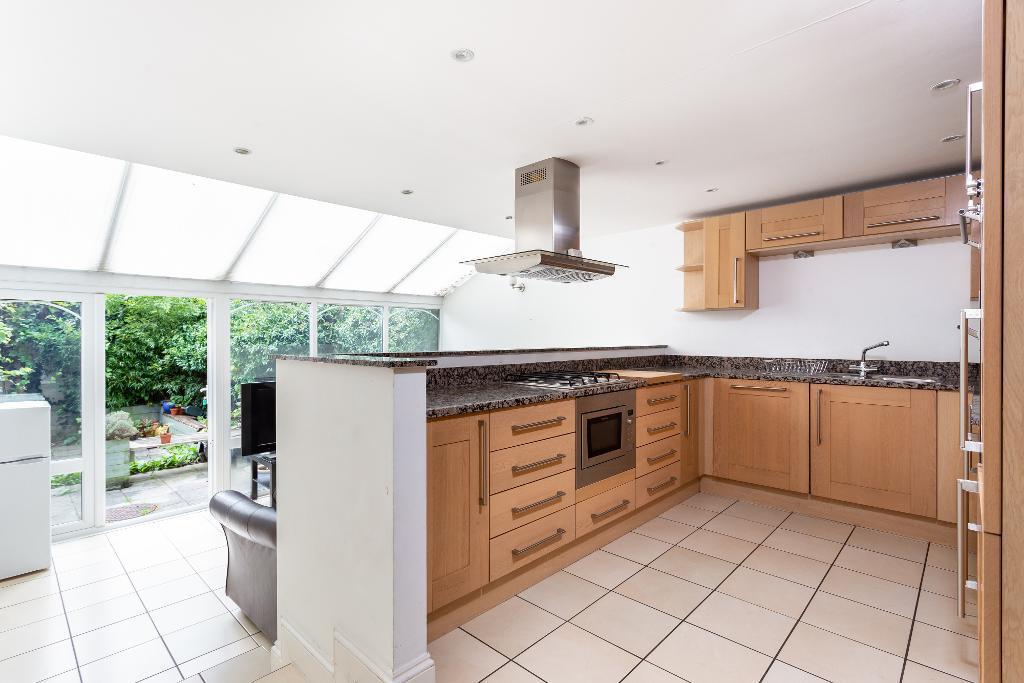 Barmouth Road, Wandsworth, London, SW18 2DR 1 bed in a house share £775 pcm (£179 pw)