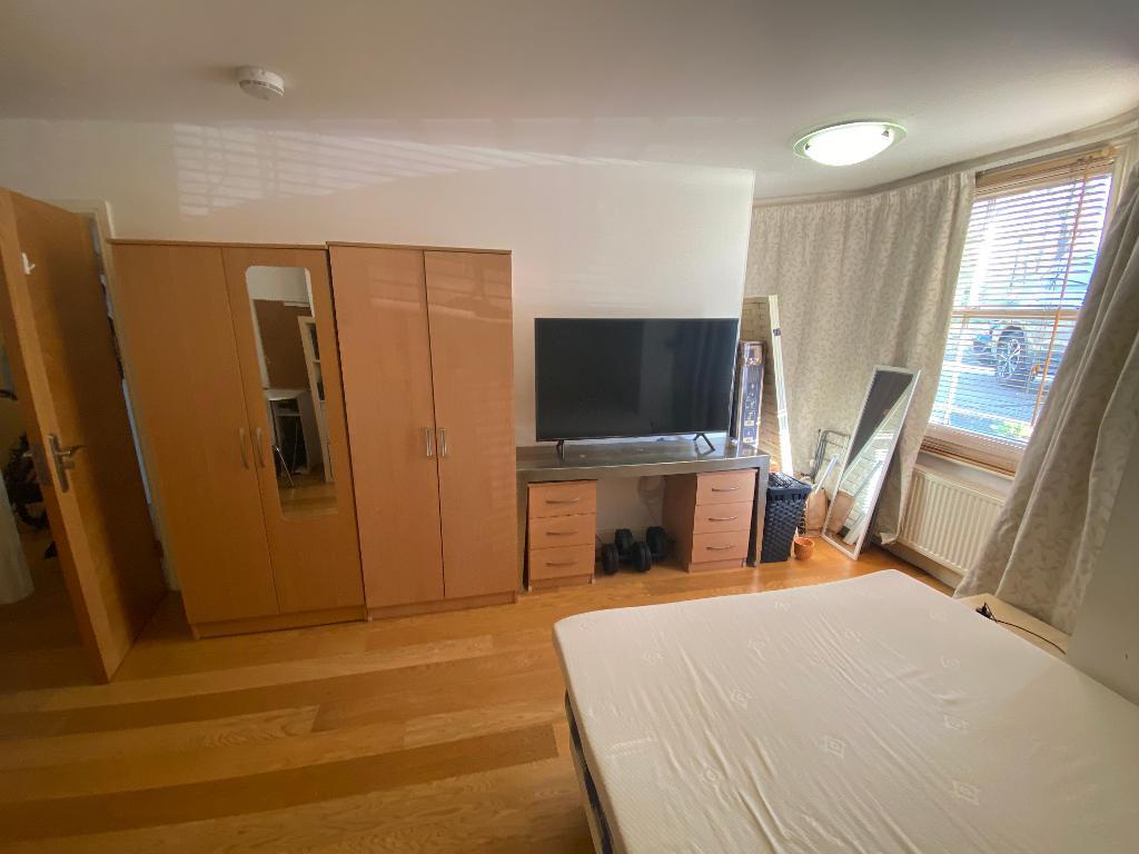 Mattock Lane, Ealing, London, W5 5BH 1 bed in a house share £950 pcm