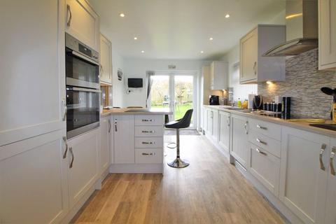 11 Thingwall Road East, Wirral, CH61 3UY