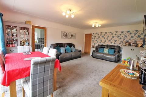 11 Thingwall Road East, Wirral, CH61 3UY