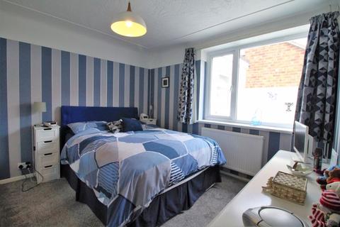 11 Thingwall Road East, Wirral, CH61 3UY