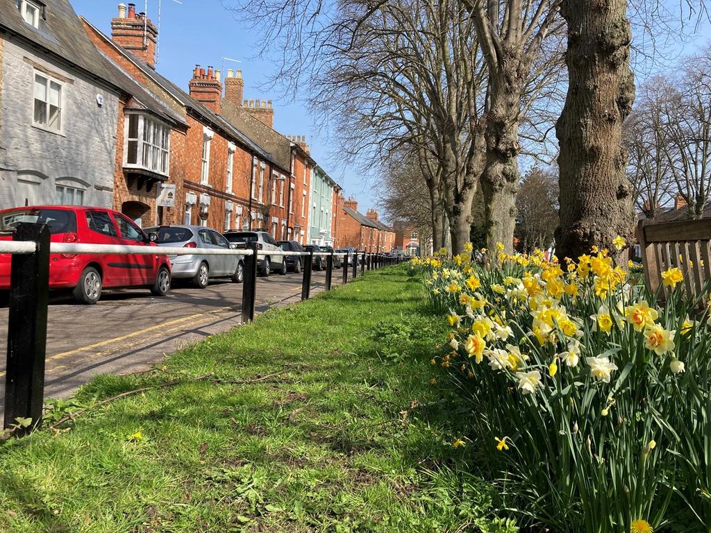 Horsefair Green, Stony Stratford, Milton Keynes, MK11 1 bed flat £895