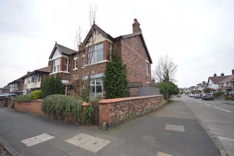 3 bedroom semi-detached house for sale - Derby Road, Widnes