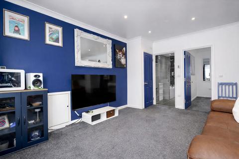 1 bedroom ground floor maisonette for sale, Molesey Road, Hersham