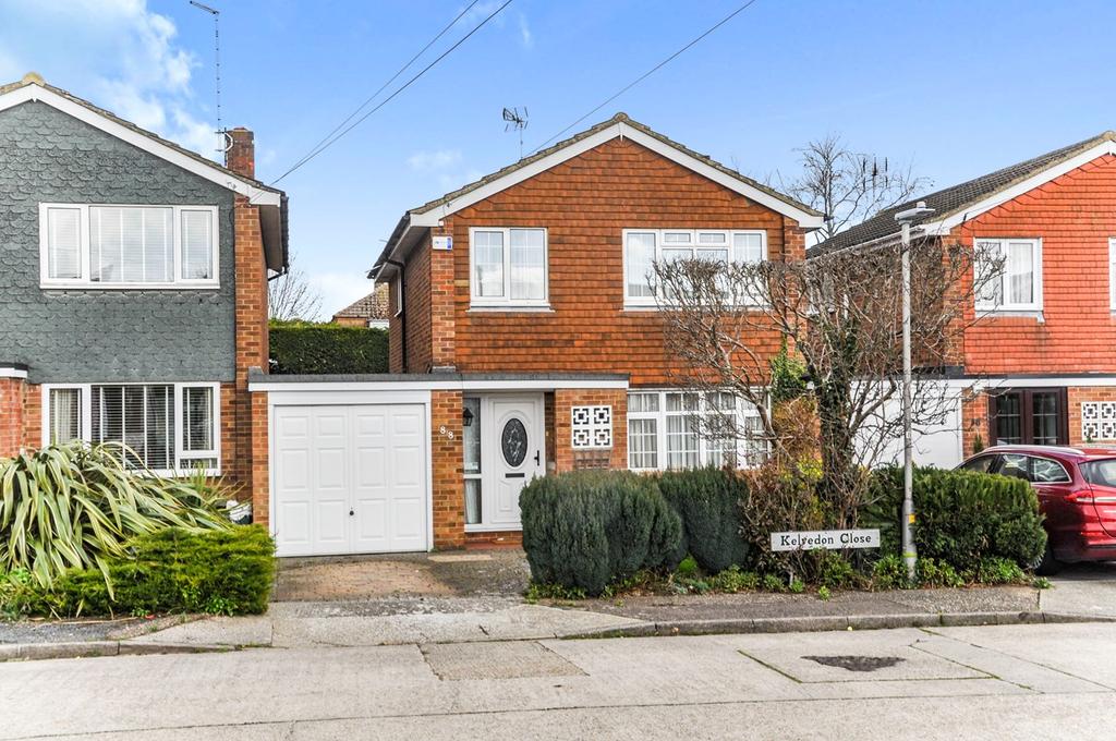 Kelvedon Close, Chelmsford, CM1 3 bed link detached house £425,000