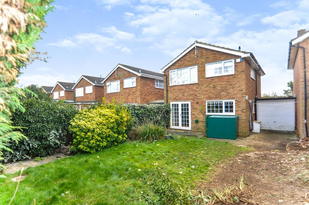 Kelvedon Close, Chelmsford, CM1 3 bed link detached house £425,000