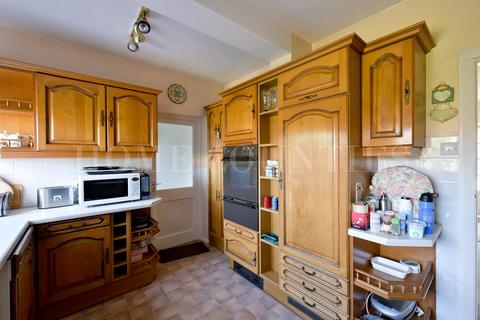 147 Mutton Lane, Potters Bar, EN6 2HD