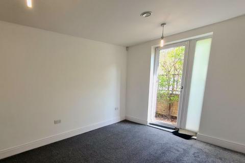 2 bedroom apartment to rent, East Street, Epsom