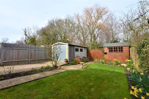 8 Manor Park Drive, Harrow, HA2 6HS