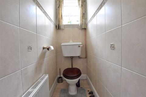 8 Manor Park Drive, Harrow, HA2 6HS