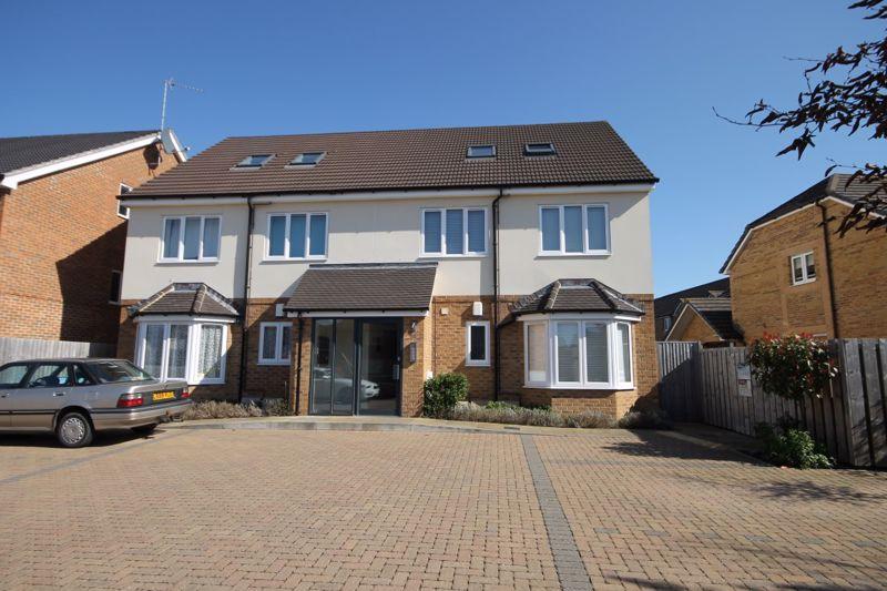 Banbury Road KIDLINGTON 2 bed apartment £325,000