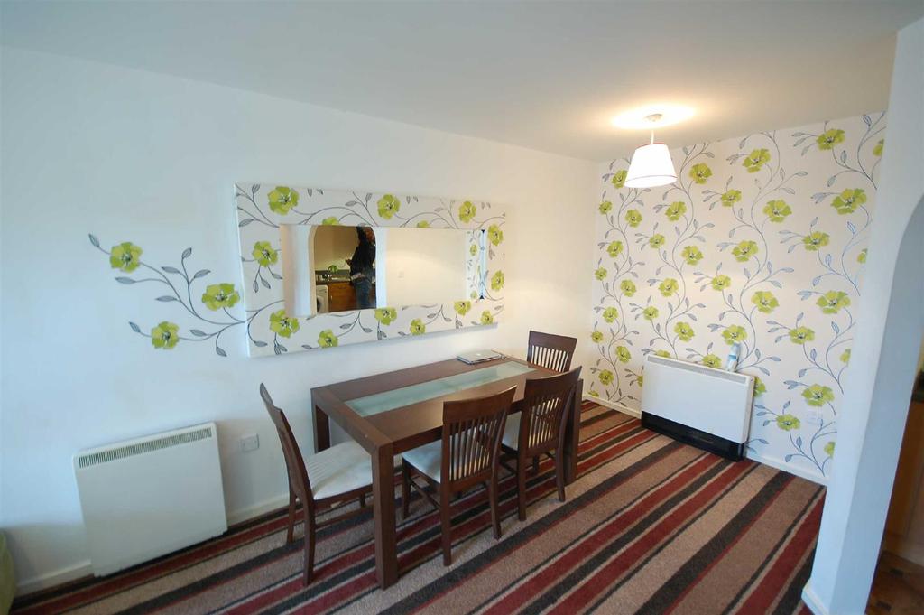 Shearwater House, 260a Fog Lane, Burnage 2 bed flat £795 pcm (£183 pw)