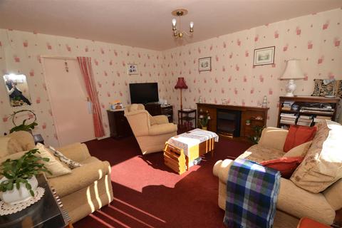 12 Upper Lane, Gomersal, Cleckheaton, BD19 4JD