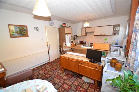 12 Upper Lane, Gomersal, Cleckheaton, BD19 4JD