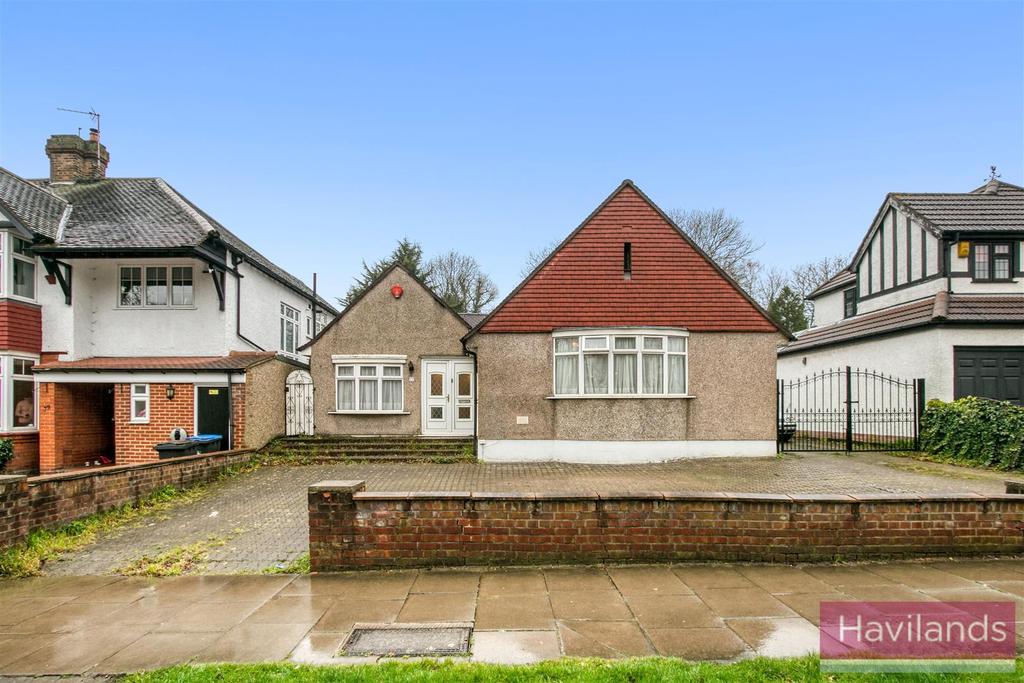 Old Park Avenue, Enfield. EN2 3 bed bungalow £900,000