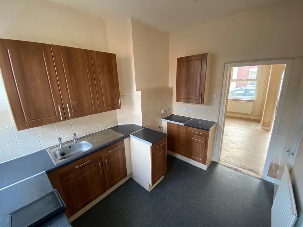 Kitchen 2.jpg