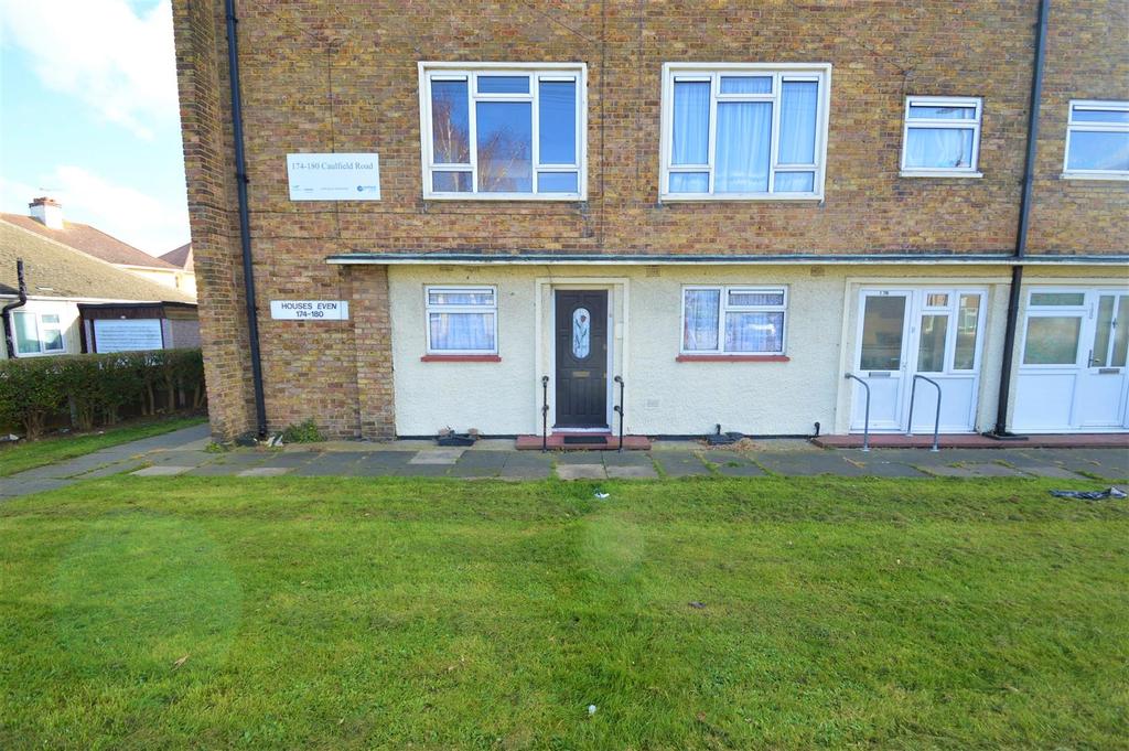 Caulfield Road, Shoeburyness... 1 bed flat £130,000