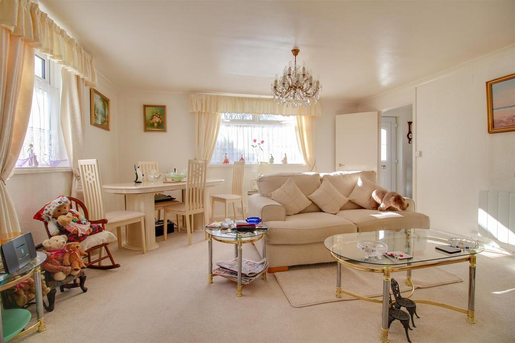 WeltonLeMarsh, Spilsby 3 bed detached bungalow £220,000