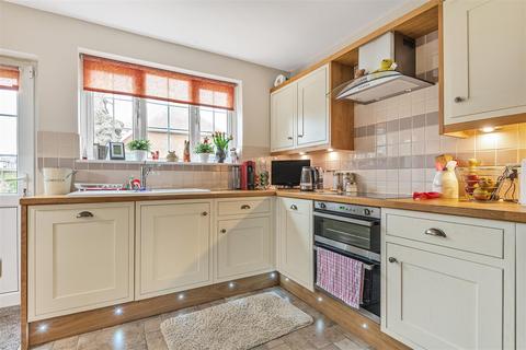 1 Edenfield Gardens, Worcester Park, KT4 7DT