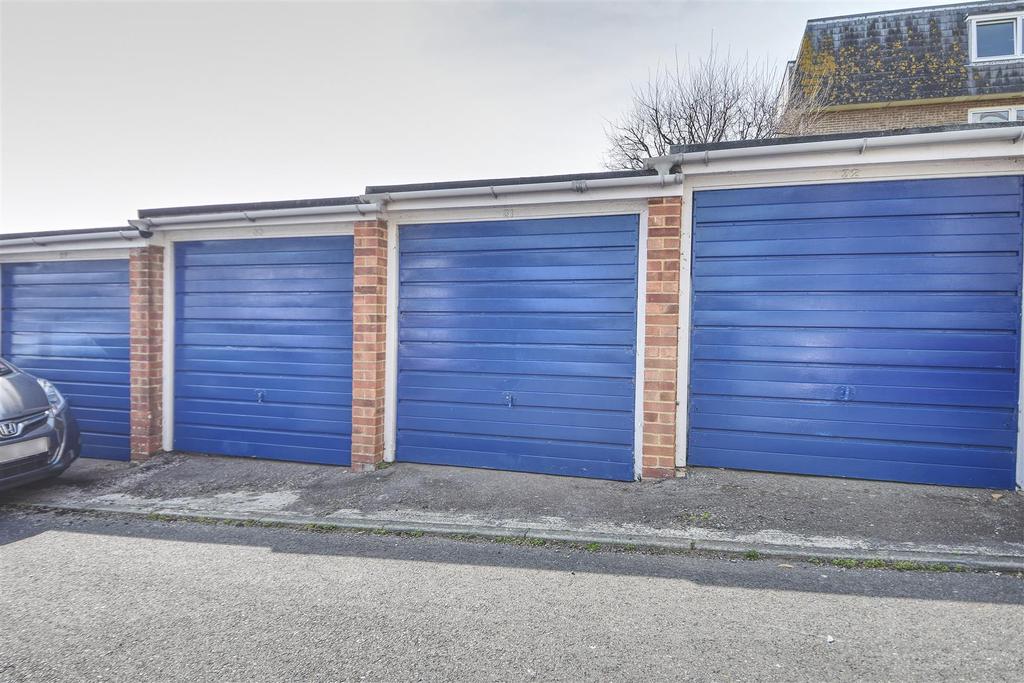 Harewood Close, BexhillOnSea Garage £25,000