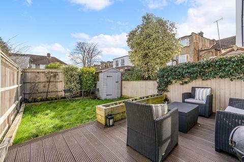 4 Longfellow Road, Worcester Park, KT4 8BB