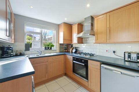 4 Longfellow Road, Worcester Park, KT4 8BB
