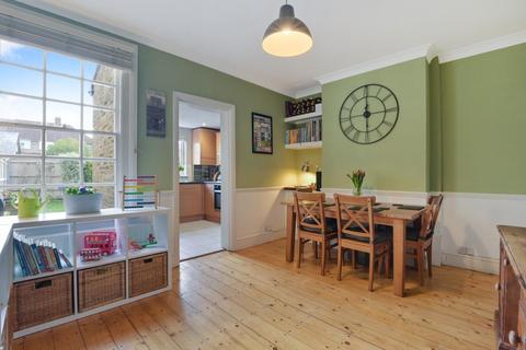 4 Longfellow Road, Worcester Park, KT4 8BB