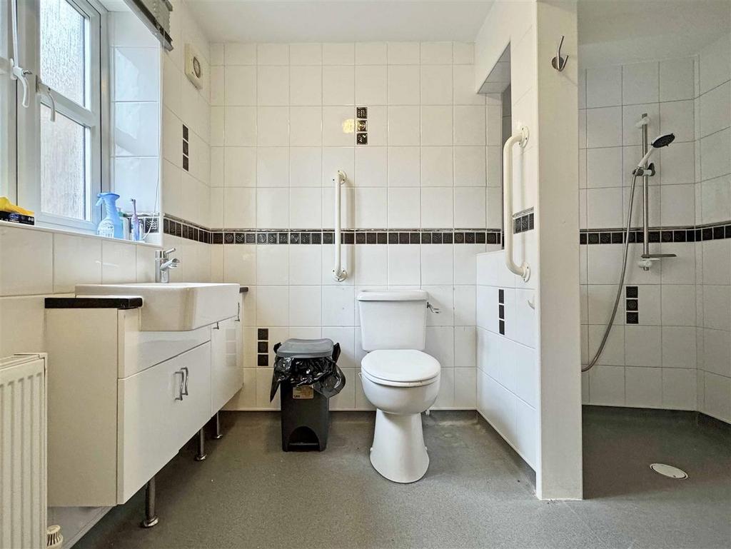 Wet Room.jpg