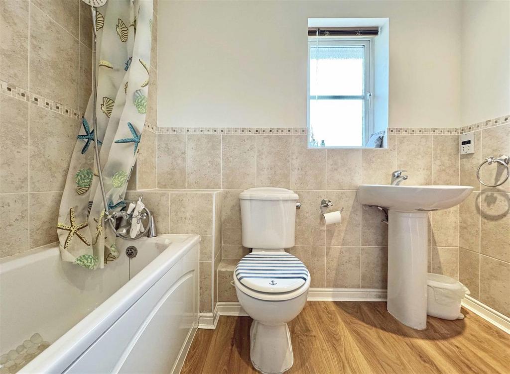 Family Bathroom.jpg