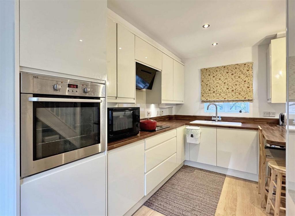 Kitchen c.jpg