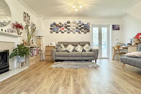 14 Millers Drive, Great Notley, Braintree, CM77 7FD