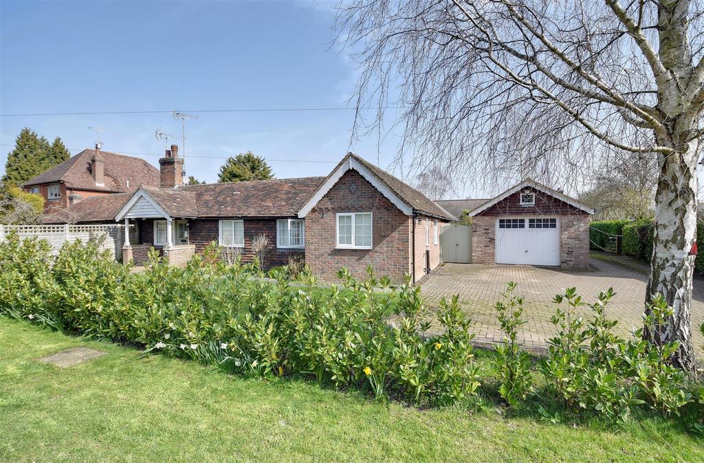 Front Road, Woodchurch 3 bed semidetached bungalow for sale £450,000