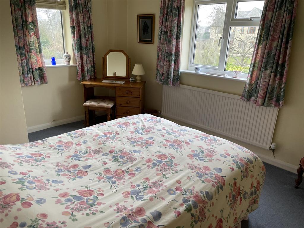 Bedroom 2.JPG