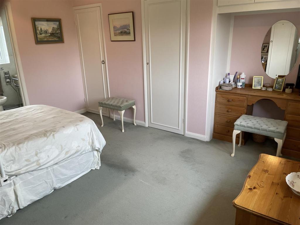 Master Bedroom.JPG