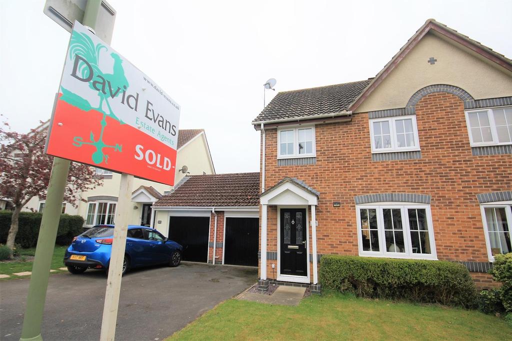 Stoke Heights, Fair Oak, Eastleigh 3 bed semidetached house £350,000