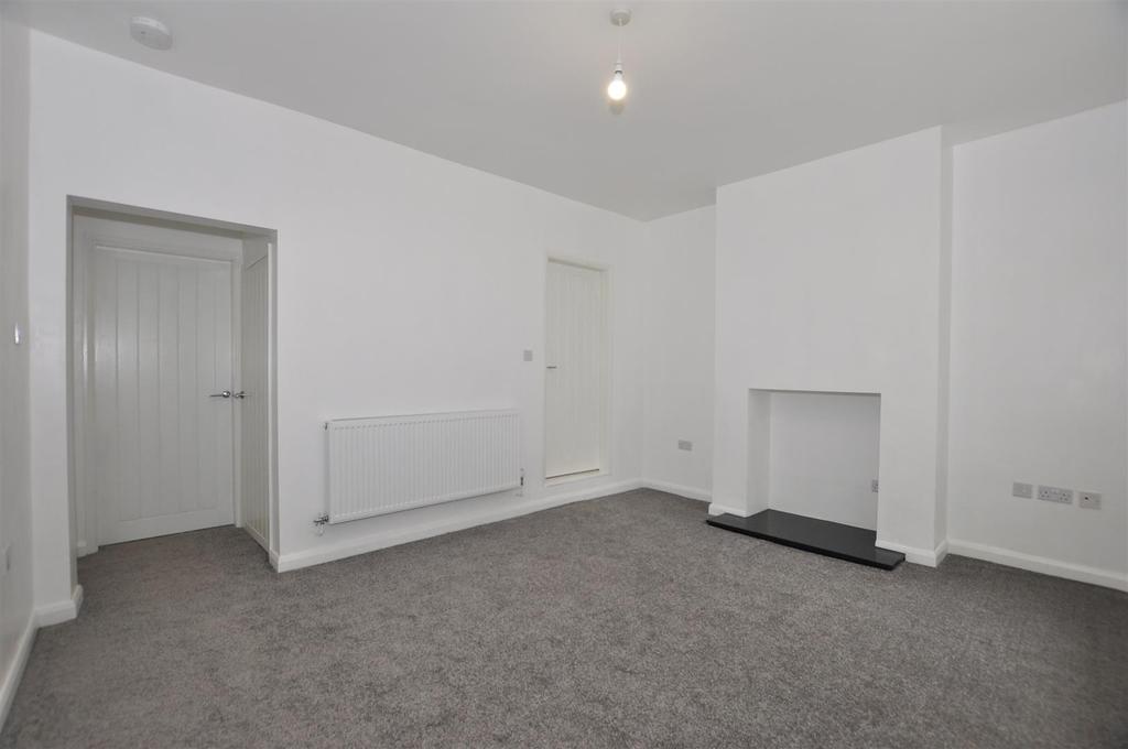 Beecher Street, Halesowen 2 bed terraced house £190,000
