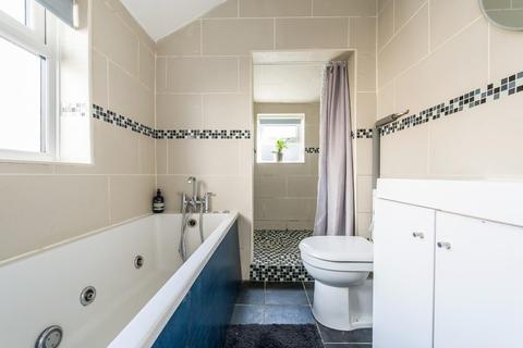 12 Invicta Road, Dartford, DA2 6AZ