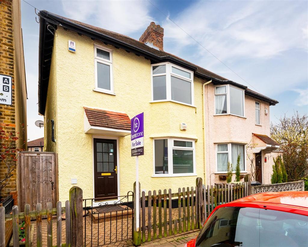 Park End, Bromley, BR1 3 bed semidetached house £525,000