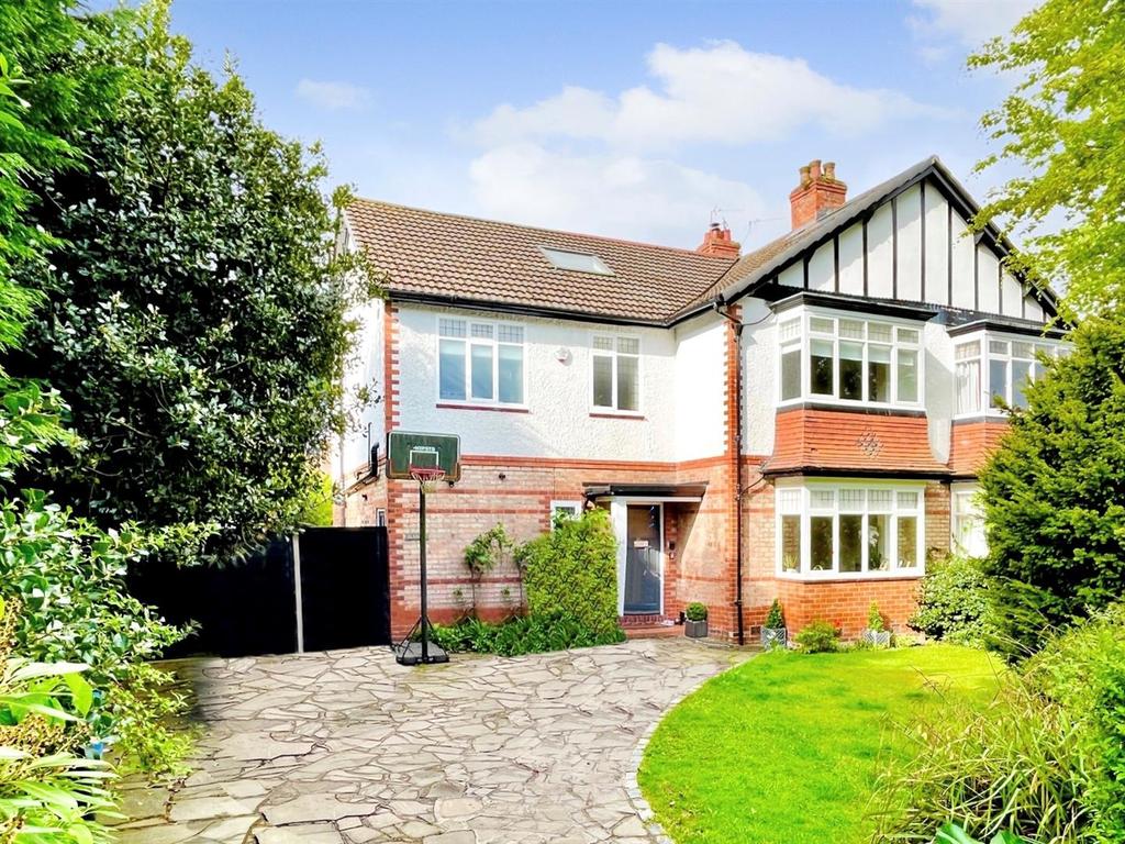 Bower Road, Hale, Altrincham 5 bed semidetached house for sale £
