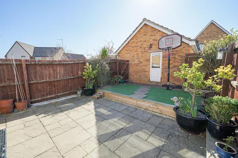 24 Johnson Drive, Leighton Buzzard, LU7 4TP