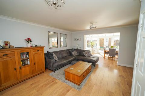 24 Johnson Drive, Leighton Buzzard, LU7 4TP