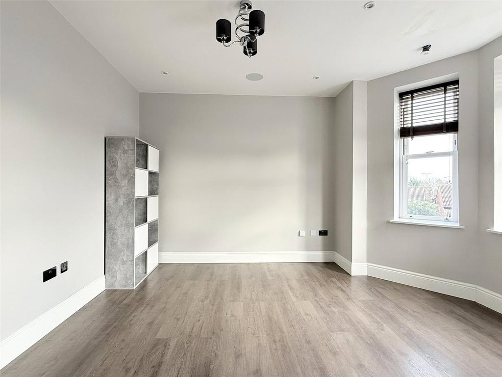 Apartment in Enfield - View 5