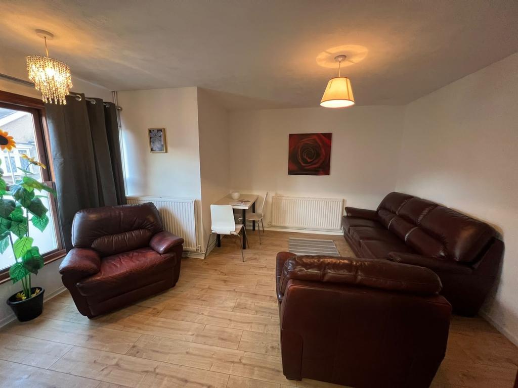 3 Woodbine Cottages LOUNGE